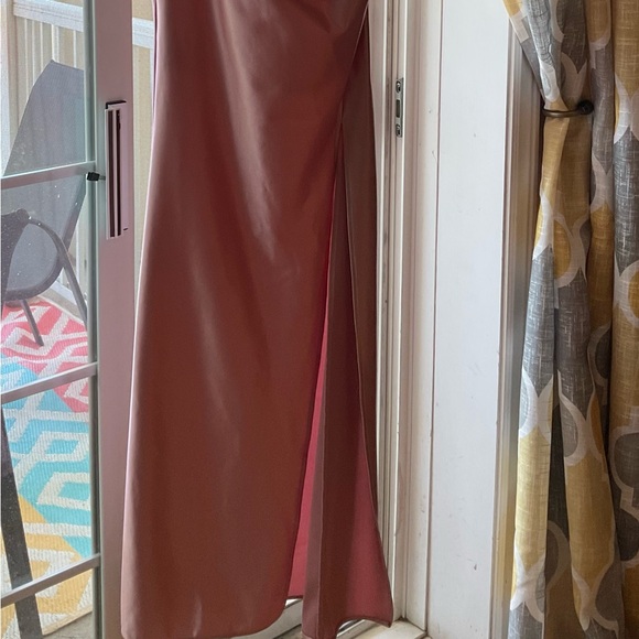 Formal dress for special occasion - Picture 2 of 5